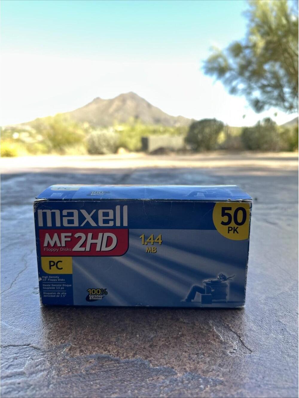Vintage Maxell MF 2HD 3.5" Floppy Disks Lot of 21 in Box IBM PC Unused